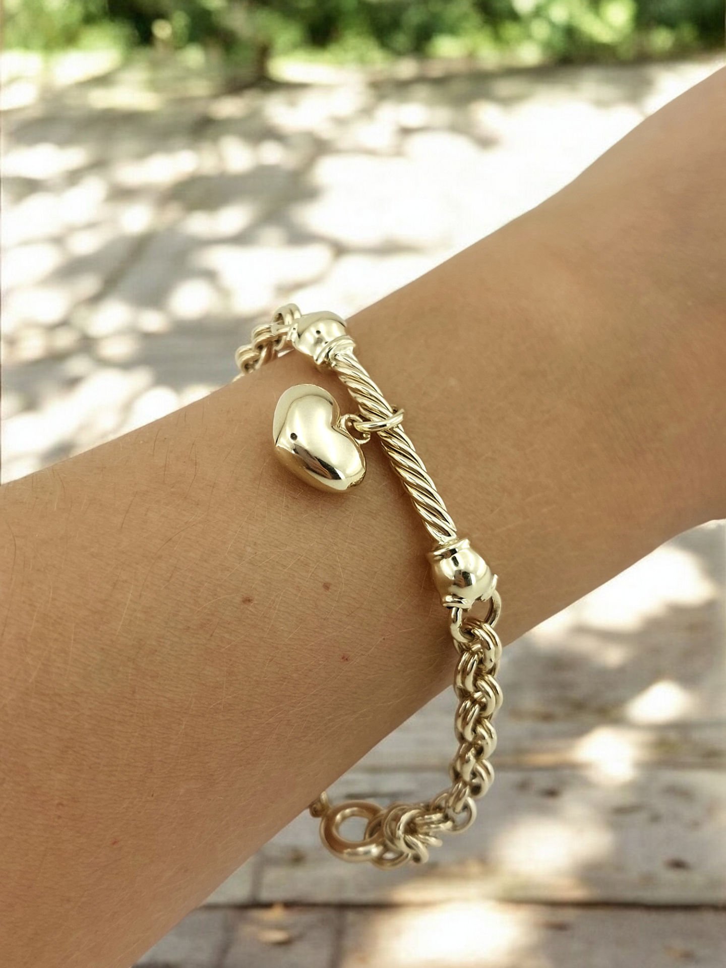 14 Ayar Altın Kalp Charmlı Bileklik Özel Tasarım - Romantik ve Şık