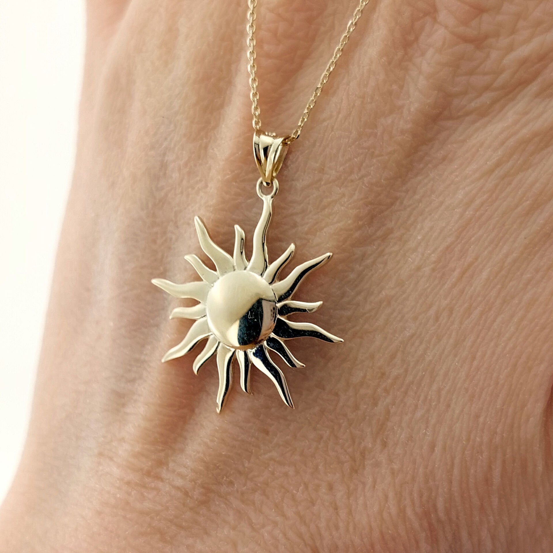 Güneş Kolye 14 Ayar Altın 2.35 Gram