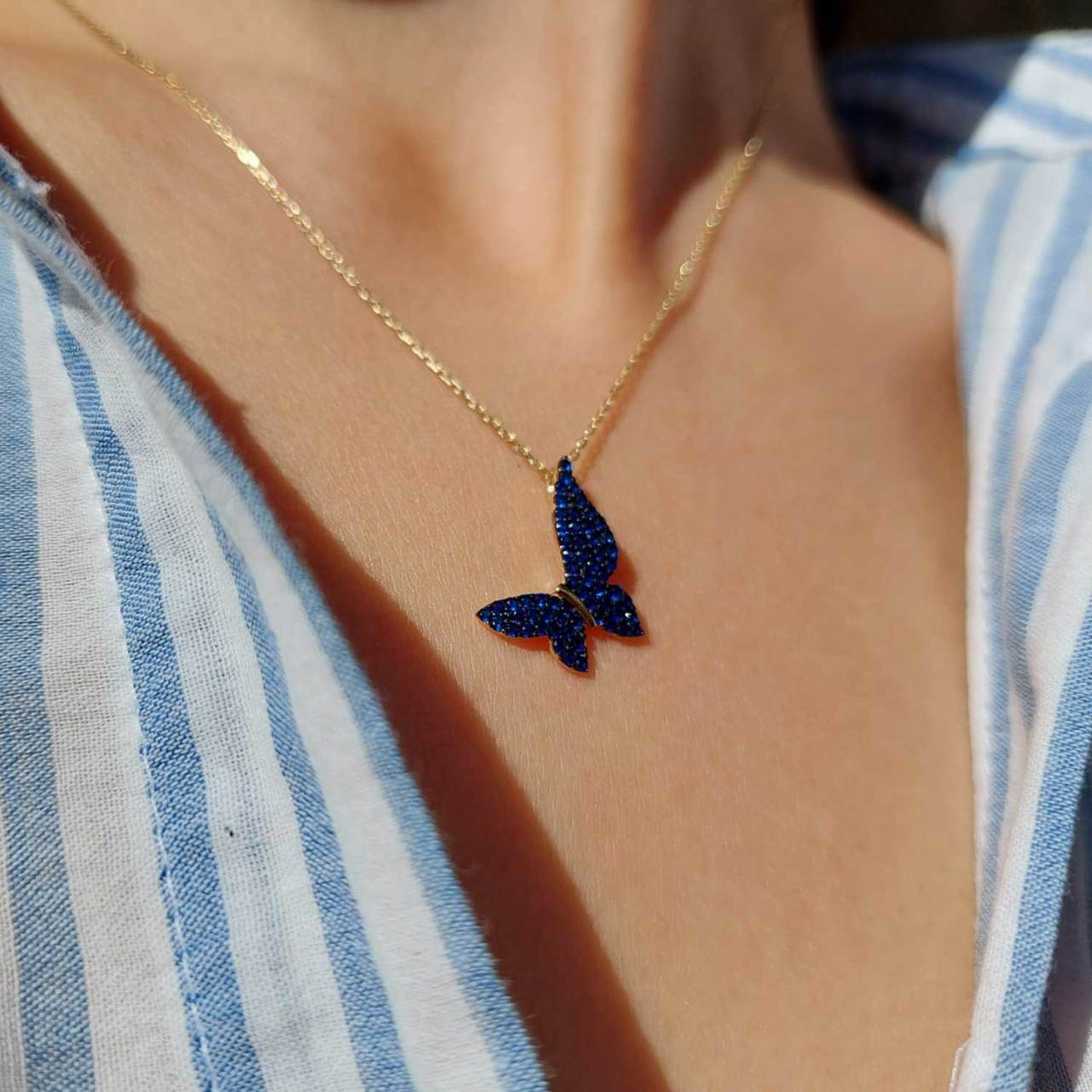 Kelebek Kolye Lacivert 14 Ayar Altın 1.90 Gram