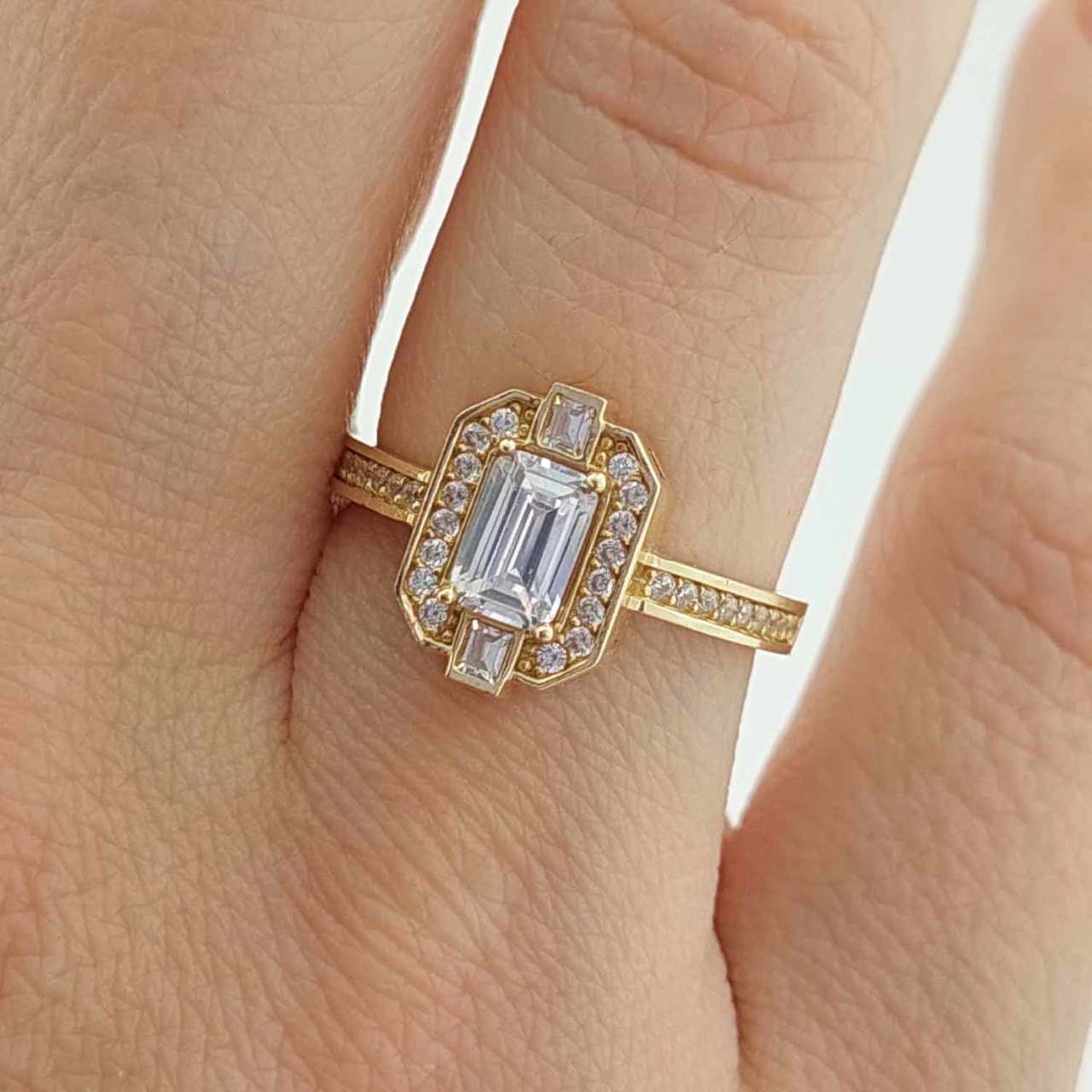Baget Taşlı Altın Yüzük 14 Ayar 2.60 Gram ABYYZK0148